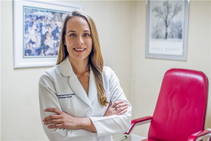 Dr Kenya Lazovik - Podiatrist
